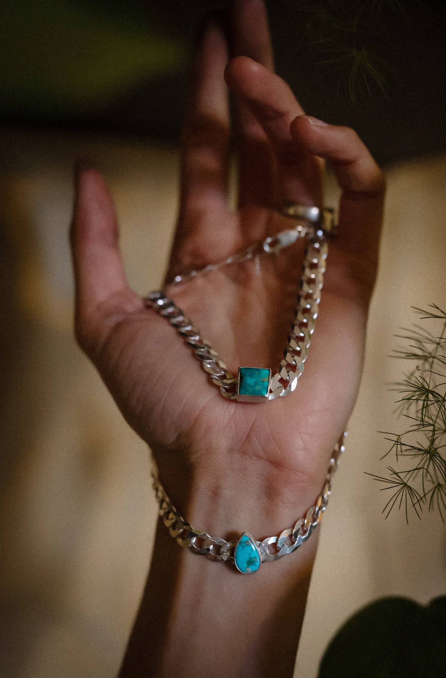 Emerald Vally Curb Chain Choker